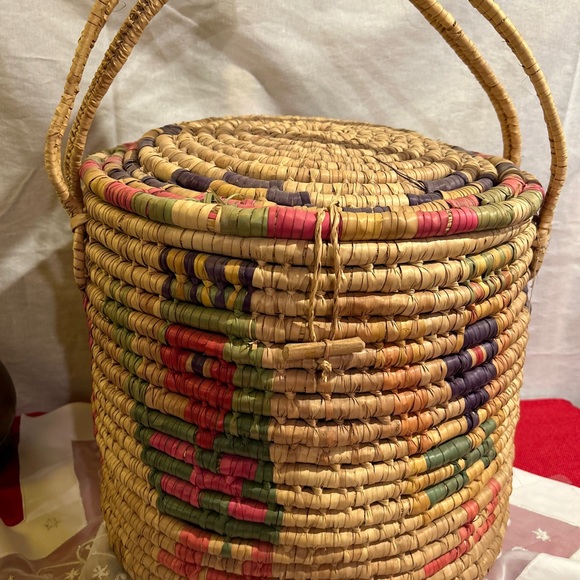 SouthwestStorage Blankets - Southwest covered basket!Outstanding Colors!